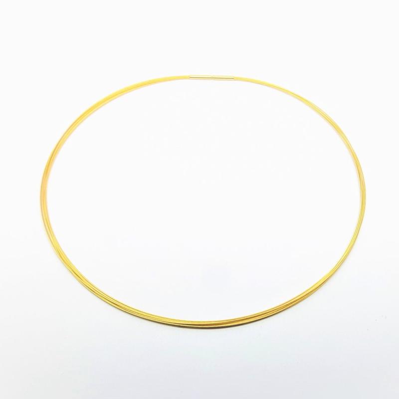 Pendentif en or jaune 18kt et quartz fumé Ø7mm.
